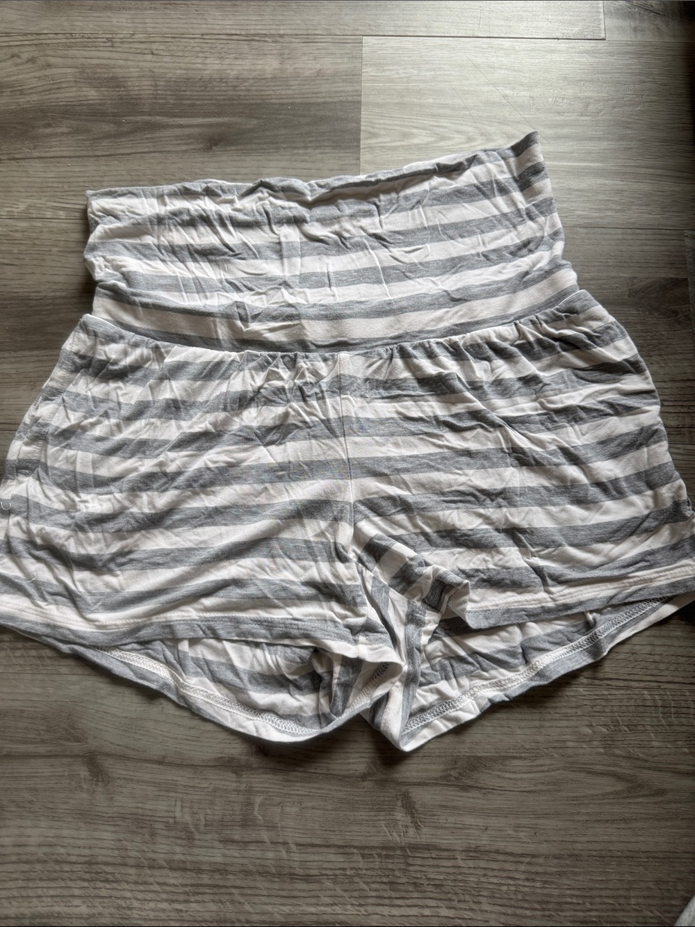 Old Navy Gray & White Striped Maternity Shorts